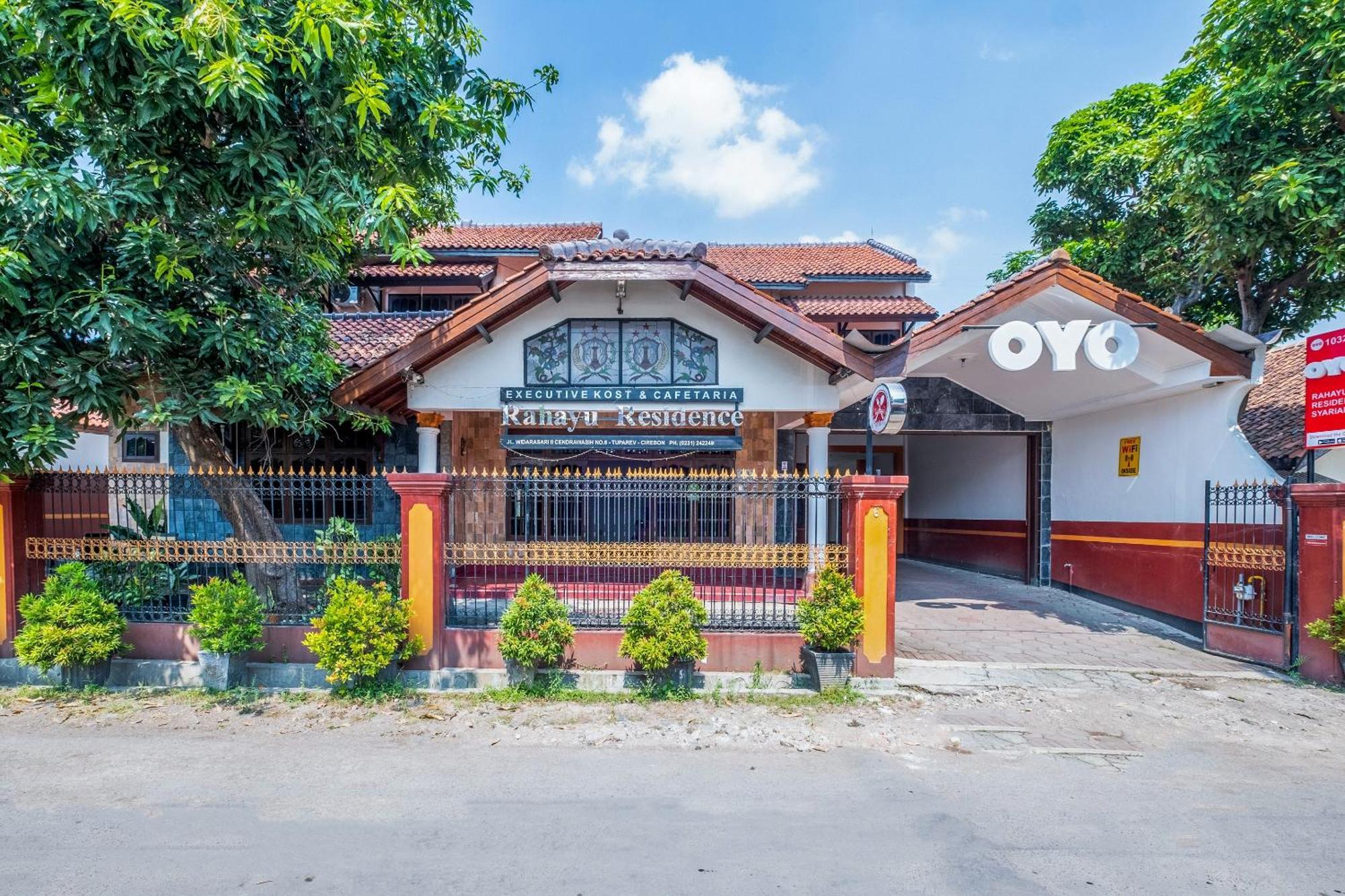 Oyo Collection O 1032 Rahayu Residence Syariah Cirebon Exterior photo