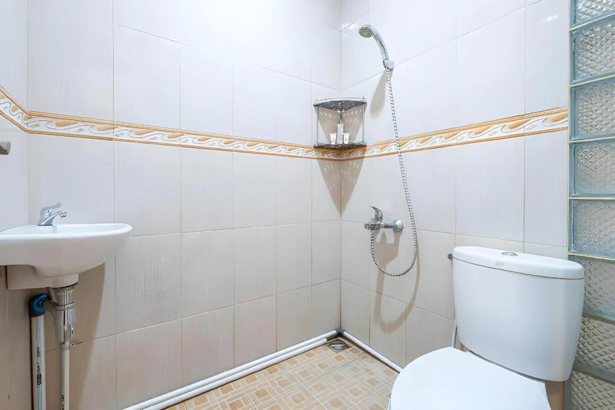 Oyo Collection O 1032 Rahayu Residence Syariah Cirebon Exterior photo